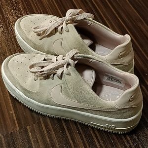 Nike sage pink